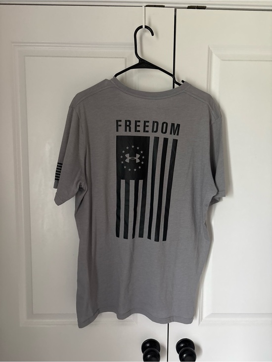 Under Armour Other - Under Armour Short-Sleeve Tee